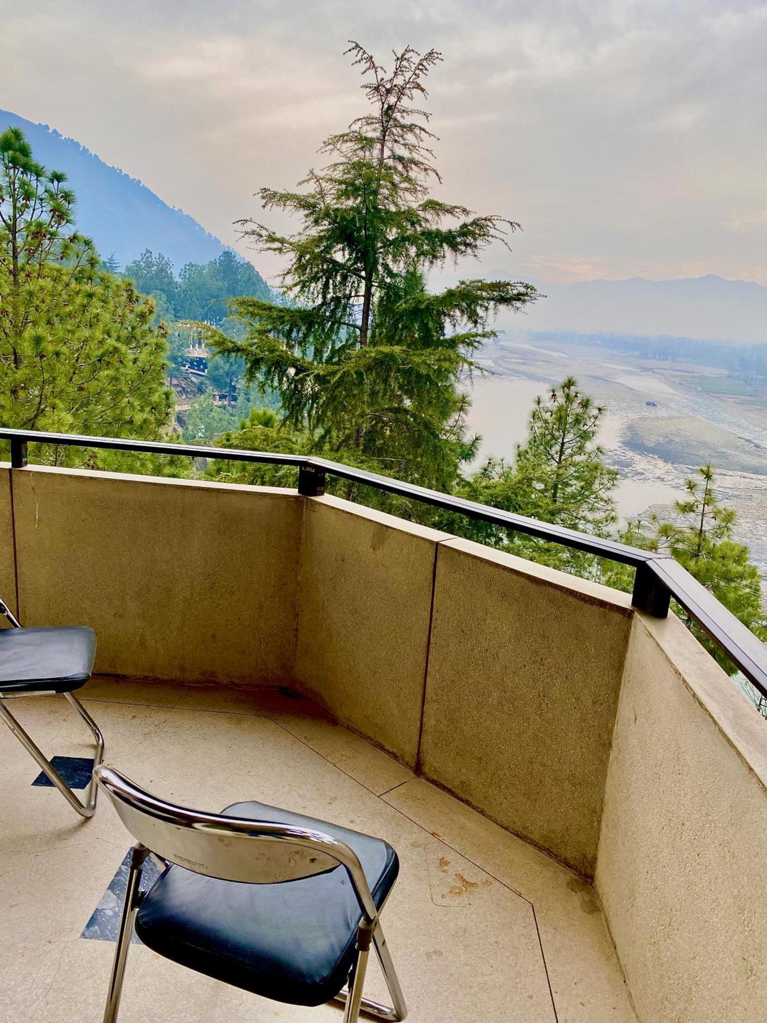Rock City Resort Mingora Extérieur photo