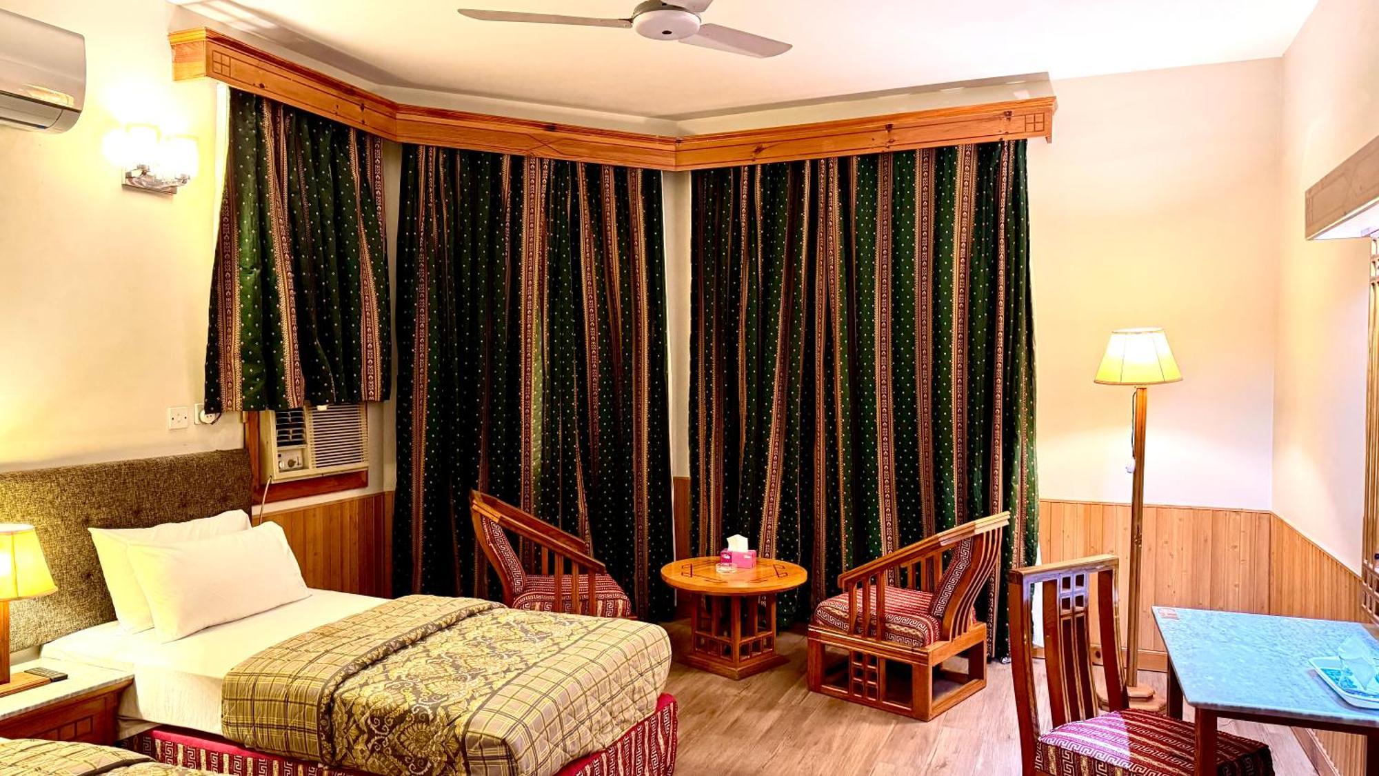 Rock City Resort Mingora Extérieur photo