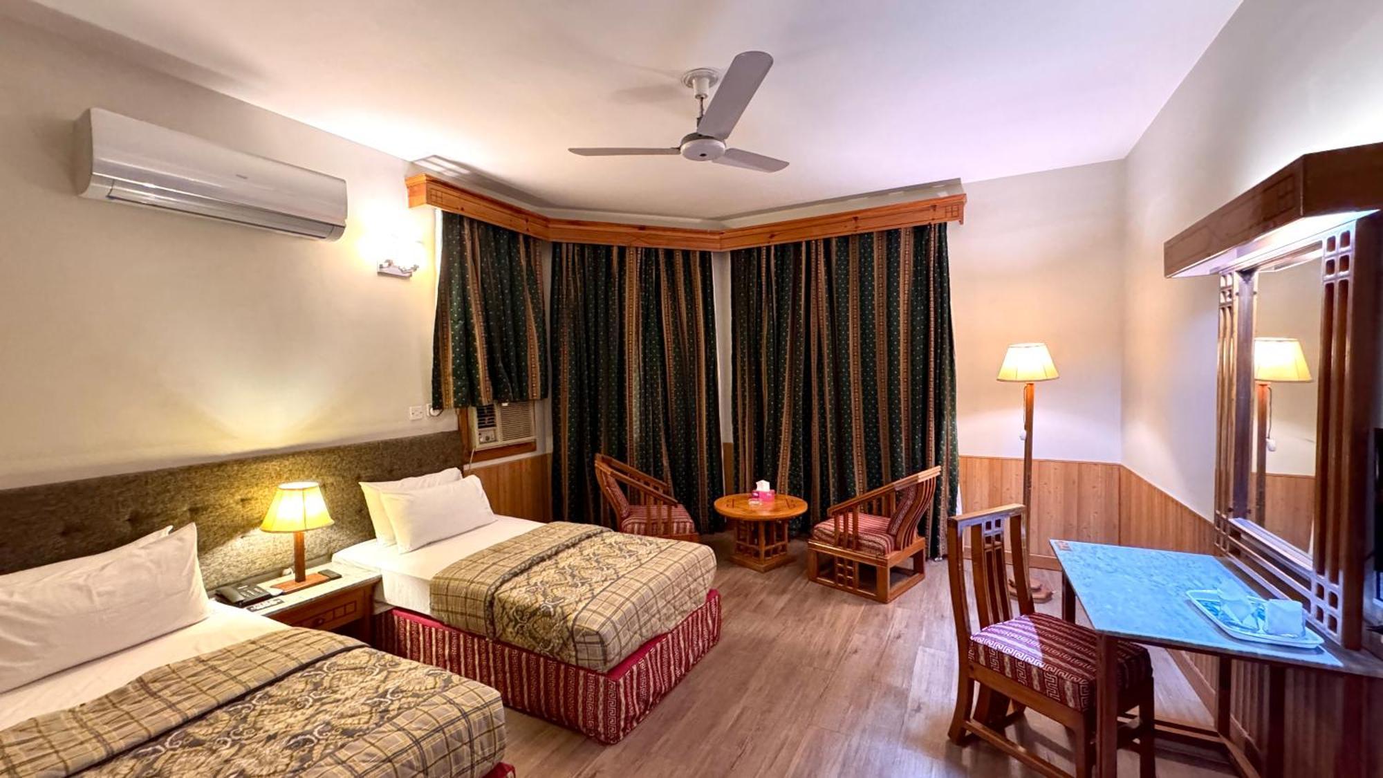Rock City Resort Mingora Extérieur photo